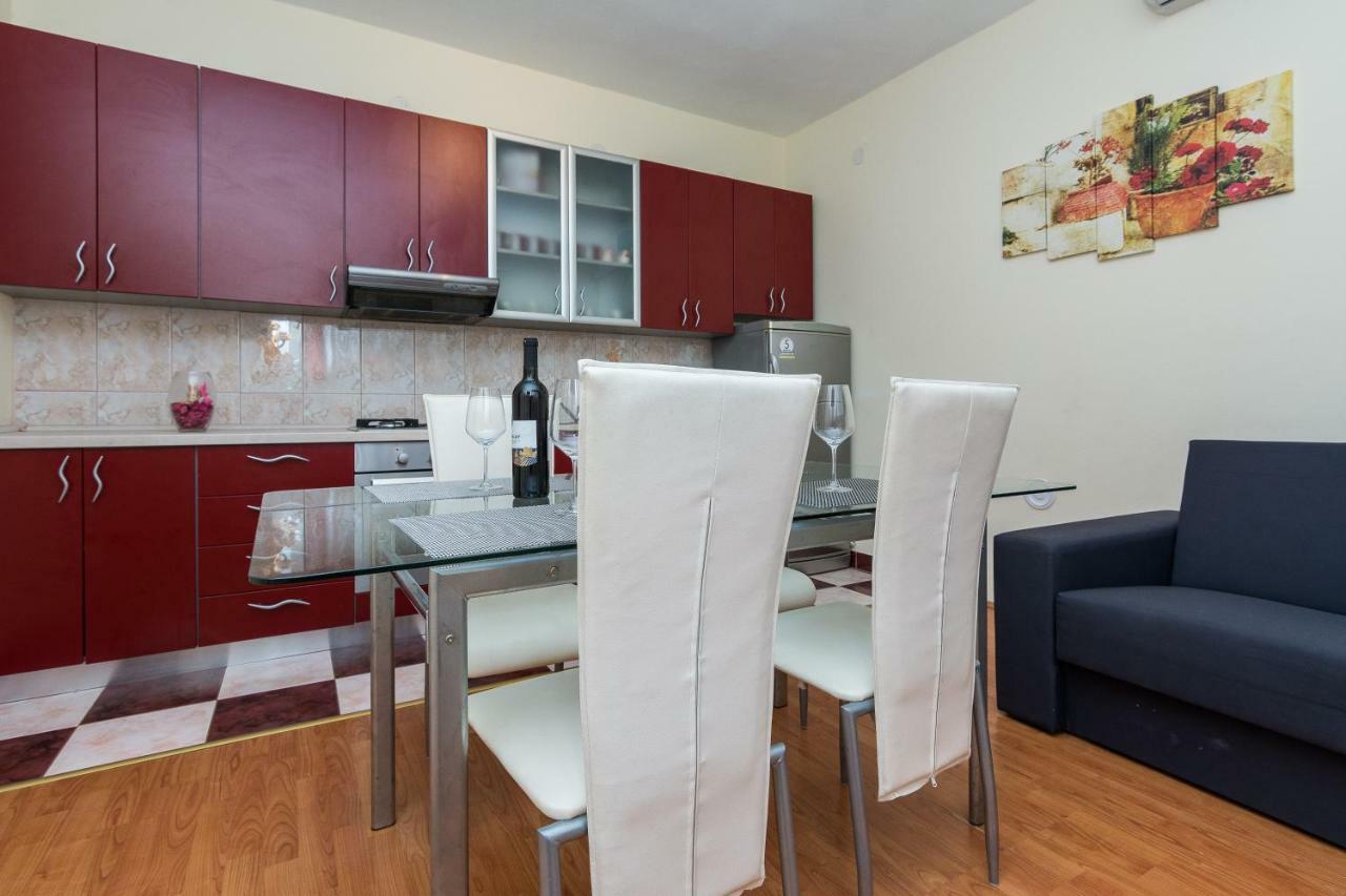 Apartman Mladenka Сукошан Екстер'єр фото